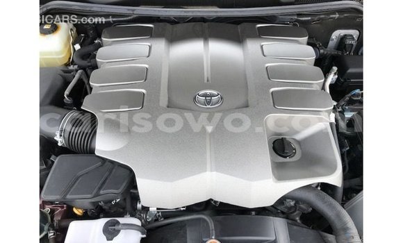 Acheter Import Voiture Toyota Land Cruiser Rouge à Import - Dubai, Benin Acheter Import Voiture Toyota Land Cruiser Rouge à Import - Dubai, Benin