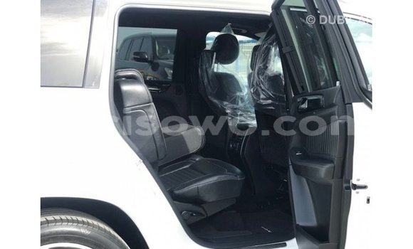 Acheter Import Voiture Mercedes-Benz 190 Blanc à Import - Dubai, Benin Acheter Import Voiture Mercedes-Benz 190 Blanc à Import - Dubai, Benin