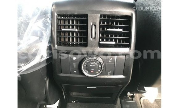 Acheter Import Voiture Mercedes-Benz 190 Blanc à Import - Dubai, Benin Acheter Import Voiture Mercedes-Benz 190 Blanc à Import - Dubai, Benin