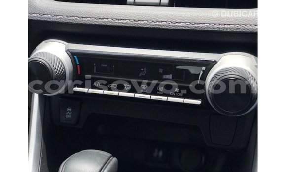 Acheter Import Utilitaire Toyota HiAce Blanc à Import - Dubai, Benin Acheter Import Utilitaire Toyota HiAce Blanc à Import - Dubai, Benin