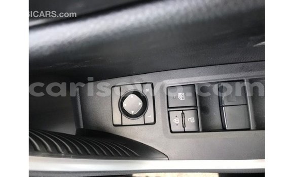 Acheter Import Utilitaire Toyota HiAce Blanc à Import - Dubai, Benin Acheter Import Utilitaire Toyota HiAce Blanc à Import - Dubai, Benin