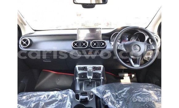 Sayi Imported Mercedes-Benz 250 Black Mota in Import - Dubai a Benin Sayi Imported Mercedes-Benz 250 Black Mota in Import - Dubai a Benin