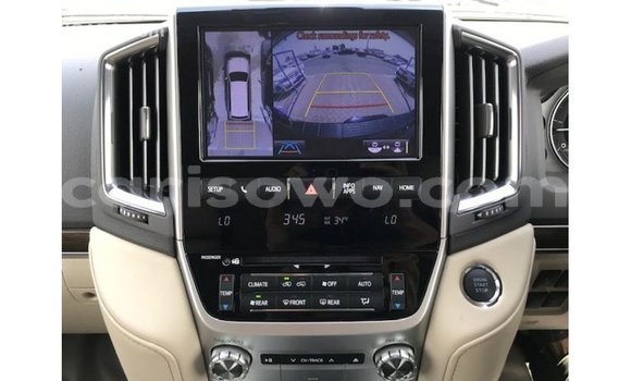 Acheter Import Voiture Toyota Land Cruiser Noir à Import - Dubai, Benin Acheter Import Voiture Toyota Land Cruiser Noir à Import - Dubai, Benin