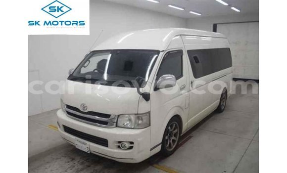 Ra Imported Toyota Hiace funfun Ọkọ̀ in Import - Dubai ni Benin