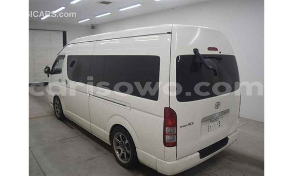 Acheter Import Voiture Toyota Hiace Blanc à Import - Dubai, Benin Acheter Import Voiture Toyota Hiace Blanc à Import - Dubai, Benin
