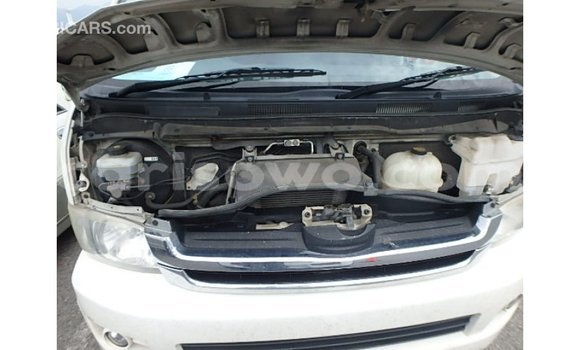 Acheter Import Voiture Toyota Hiace Blanc à Import - Dubai, Benin Acheter Import Voiture Toyota Hiace Blanc à Import - Dubai, Benin