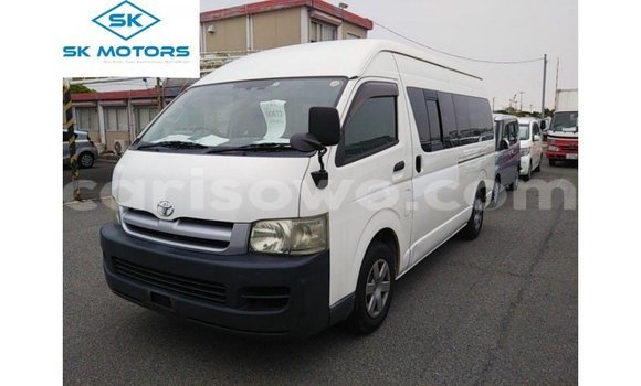 Sayi Imported Toyota Hiace White Mota in Import - Dubai a Benin