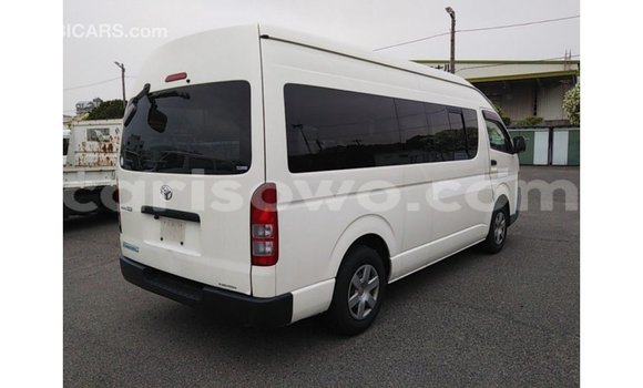 Sayi Imported Toyota Hiace White Mota in Import - Dubai a Benin Sayi Imported Toyota Hiace White Mota in Import - Dubai a Benin