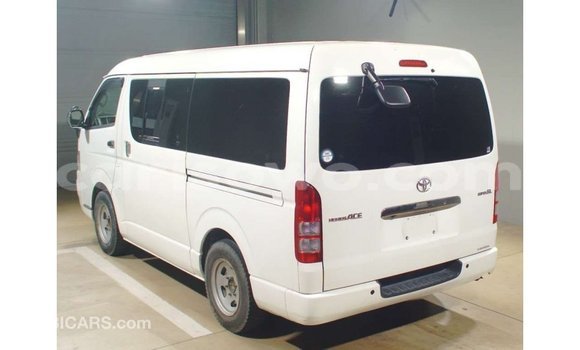Sayi Imported Toyota Hiace White Mota in Import - Dubai a Benin Sayi Imported Toyota Hiace White Mota in Import - Dubai a Benin
