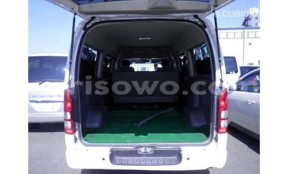 Sayi Imported Toyota Hiace White Mota in Import - Dubai a Benin Sayi Imported Toyota Hiace White Mota in Import - Dubai a Benin