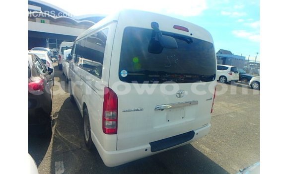 Sayi Imported Toyota Hiace White Mota in Import - Dubai a Benin Sayi Imported Toyota Hiace White Mota in Import - Dubai a Benin