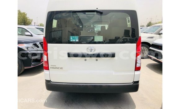 Acheter Import Voiture Toyota Hiace Blanc à Import - Dubai, Benin Acheter Import Voiture Toyota Hiace Blanc à Import - Dubai, Benin