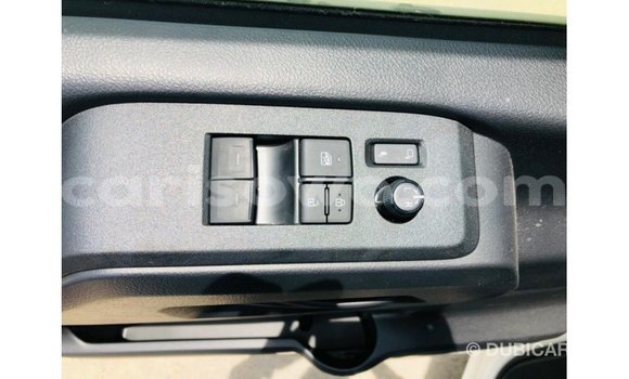 Acheter Import Voiture Toyota Hiace Blanc à Import - Dubai, Benin Acheter Import Voiture Toyota Hiace Blanc à Import - Dubai, Benin