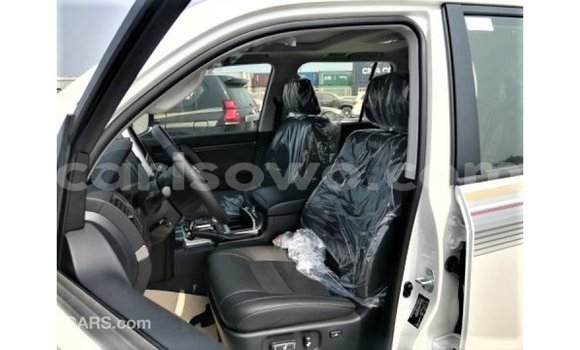 Ra Imported Toyota Land Cruiser funfun Ọkọ̀ in Import - Dubai ni Benin Ra Imported Toyota Land Cruiser funfun Ọkọ̀ in Import - Dubai ni Benin