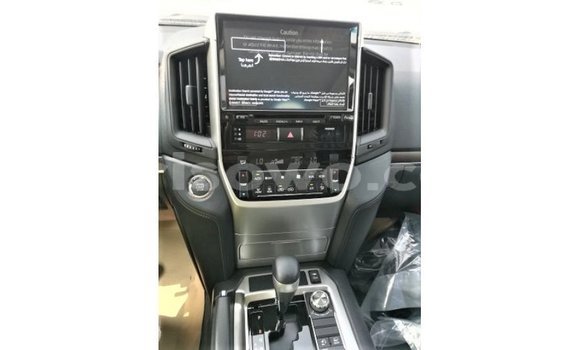 Ra Imported Toyota Land Cruiser funfun Ọkọ̀ in Import - Dubai ni Benin Ra Imported Toyota Land Cruiser funfun Ọkọ̀ in Import - Dubai ni Benin