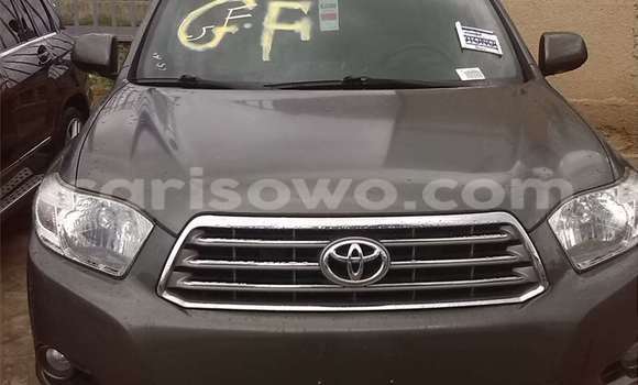 Sayi Na hannu Toyota Highlander Black Mota in Porto Novo a Benin
