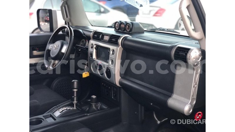 Big with watermark toyota fj cruiser benign import dubai 9581