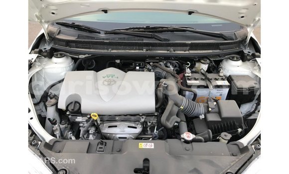 Acheter Import Utilitaire Toyota DA Blanc à Import - Dubai, Benin Acheter Import Utilitaire Toyota DA Blanc à Import - Dubai, Benin