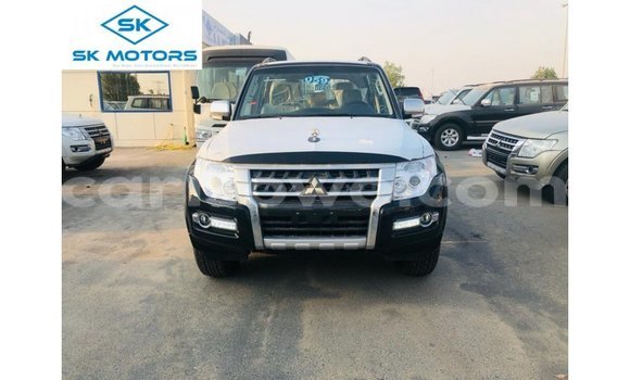 Ra Imported Mitsubishi Pajero Black Ọkọ̀ in Import - Dubai ni Benin
