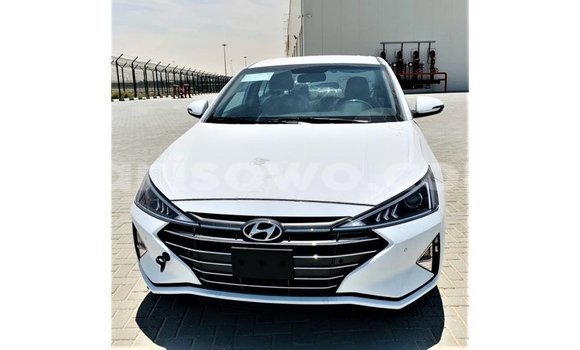 Ra Imported Hyundai Elantra funfun Ọkọ̀ in Import - Dubai ni Benin