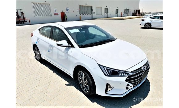 Sayi Imported Hyundai Elantra White Mota in Import - Dubai a Benin Sayi Imported Hyundai Elantra White Mota in Import - Dubai a Benin