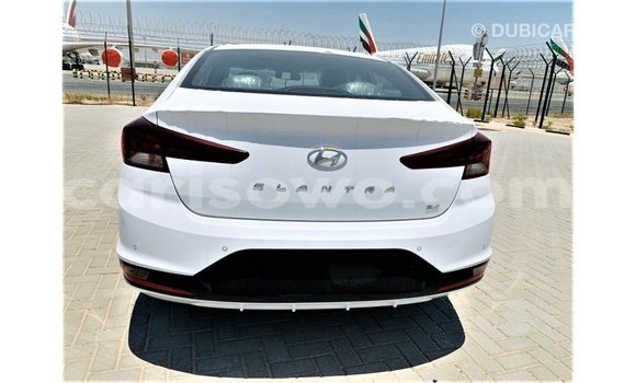 Sayi Imported Hyundai Elantra White Mota in Import - Dubai a Benin Sayi Imported Hyundai Elantra White Mota in Import - Dubai a Benin