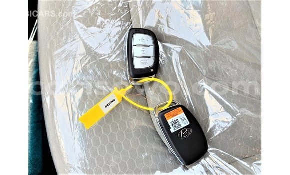 Sayi Imported Hyundai Elantra White Mota in Import - Dubai a Benin Sayi Imported Hyundai Elantra White Mota in Import - Dubai a Benin