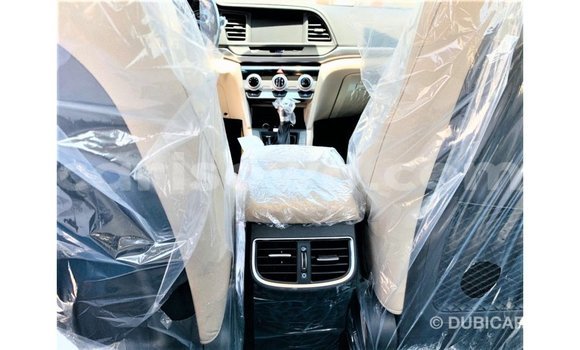 Sayi Imported Hyundai Elantra White Mota in Import - Dubai a Benin Sayi Imported Hyundai Elantra White Mota in Import - Dubai a Benin