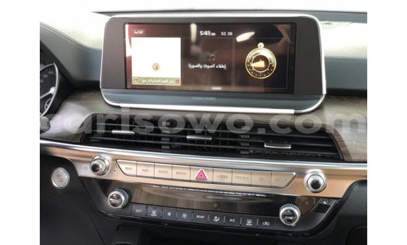 Acheter Import Voiture Kia Carens Blanc à Import - Dubai, Benin Acheter Import Voiture Kia Carens Blanc à Import - Dubai, Benin