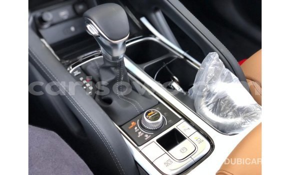 Acheter Import Voiture Kia Carens Blanc à Import - Dubai, Benin Acheter Import Voiture Kia Carens Blanc à Import - Dubai, Benin