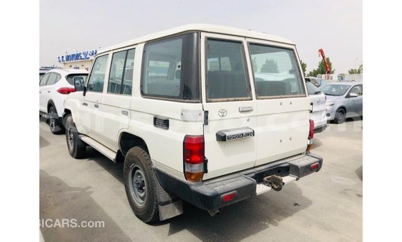 Buy Import Toyota Land Cruiser White Car in Import - Dubai in Benign Buy Import Toyota Land Cruiser White Car in Import - Dubai in Benign