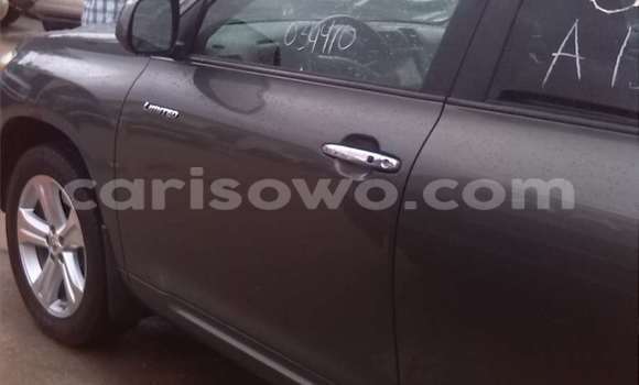 Sayi Na hannu Toyota Highlander Black Mota in Porto Novo a Benin Sayi Na hannu Toyota Highlander Black Mota in Porto Novo a Benin