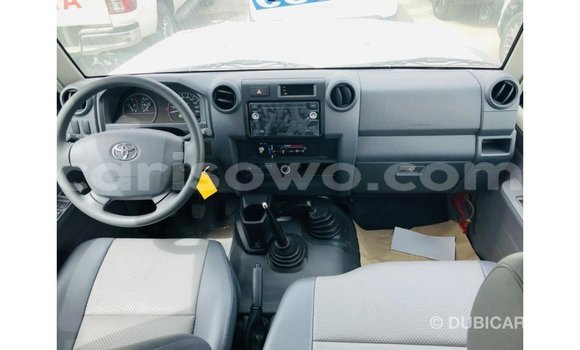 Buy Import Toyota Land Cruiser White Car in Import - Dubai in Benign Buy Import Toyota Land Cruiser White Car in Import - Dubai in Benign