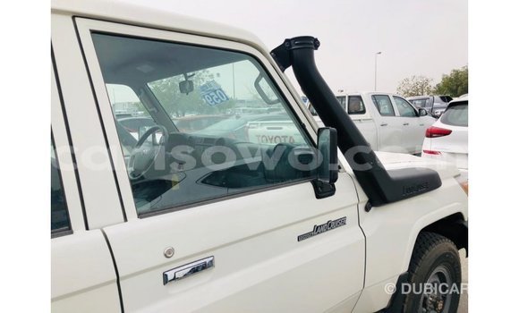 Buy Import Toyota Land Cruiser White Car in Import - Dubai in Benign Buy Import Toyota Land Cruiser White Car in Import - Dubai in Benign