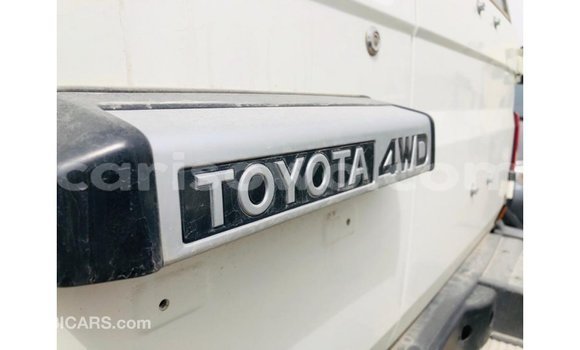 Buy Import Toyota Land Cruiser White Car in Import - Dubai in Benign Buy Import Toyota Land Cruiser White Car in Import - Dubai in Benign