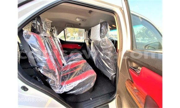 Sayi Imported Toyota Fortuner White Mota in Import - Dubai a Benin Sayi Imported Toyota Fortuner White Mota in Import - Dubai a Benin