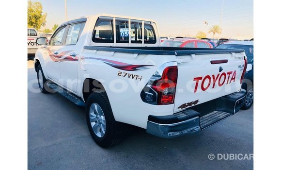 Acheter Import Voiture Toyota Hilux Blanc à Import - Dubai, Benin Acheter Import Voiture Toyota Hilux Blanc à Import - Dubai, Benin
