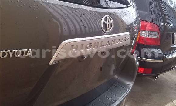 Sayi Na hannu Toyota Highlander Black Mota in Porto Novo a Benin Sayi Na hannu Toyota Highlander Black Mota in Porto Novo a Benin