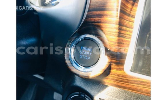 Acheter Import Voiture Toyota Hilux Blanc à Import - Dubai, Benin Acheter Import Voiture Toyota Hilux Blanc à Import - Dubai, Benin