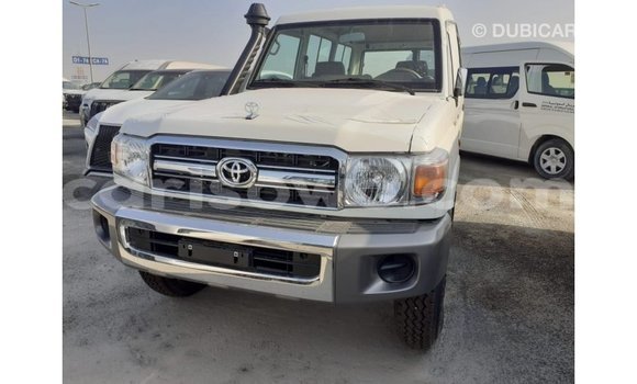 Ra Imported Toyota Land Cruiser funfun Ọkọ̀ in Import - Dubai ni Benin Ra Imported Toyota Land Cruiser funfun Ọkọ̀ in Import - Dubai ni Benin