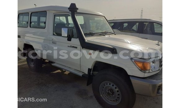Ra Imported Toyota Land Cruiser funfun Ọkọ̀ in Import - Dubai ni Benin Ra Imported Toyota Land Cruiser funfun Ọkọ̀ in Import - Dubai ni Benin