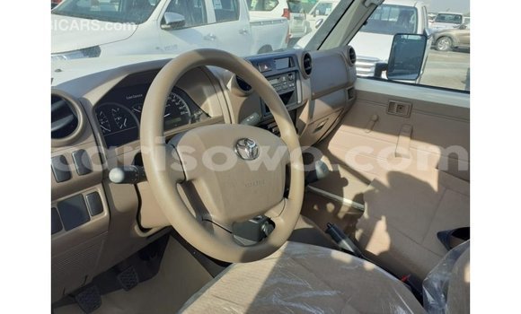 Ra Imported Toyota Land Cruiser funfun Ọkọ̀ in Import - Dubai ni Benin Ra Imported Toyota Land Cruiser funfun Ọkọ̀ in Import - Dubai ni Benin