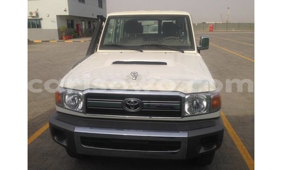 Ra Imported Toyota Land Cruiser funfun Ọkọ̀ in Import - Dubai ni Benin Ra Imported Toyota Land Cruiser funfun Ọkọ̀ in Import - Dubai ni Benin