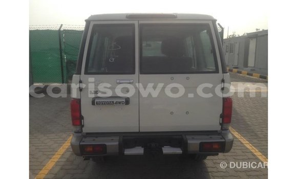 Ra Imported Toyota Land Cruiser funfun Ọkọ̀ in Import - Dubai ni Benin Ra Imported Toyota Land Cruiser funfun Ọkọ̀ in Import - Dubai ni Benin