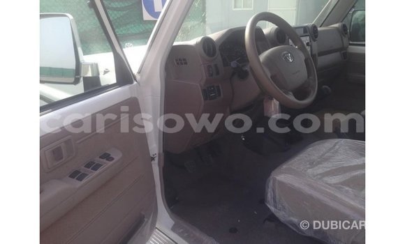 Ra Imported Toyota Land Cruiser funfun Ọkọ̀ in Import - Dubai ni Benin Ra Imported Toyota Land Cruiser funfun Ọkọ̀ in Import - Dubai ni Benin