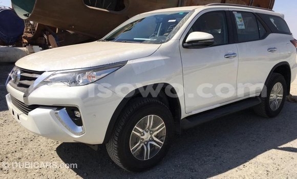 Sayi Imported Toyota Fortuner White Mota in Import - Dubai a Benin Sayi Imported Toyota Fortuner White Mota in Import - Dubai a Benin