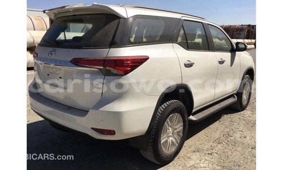 Sayi Imported Toyota Fortuner White Mota in Import - Dubai a Benin Sayi Imported Toyota Fortuner White Mota in Import - Dubai a Benin