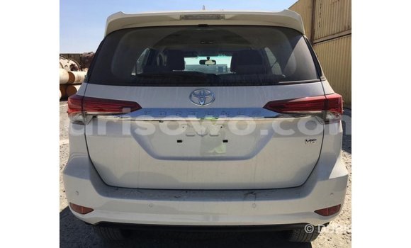 Sayi Imported Toyota Fortuner White Mota in Import - Dubai a Benin Sayi Imported Toyota Fortuner White Mota in Import - Dubai a Benin