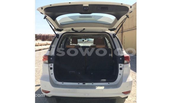 Sayi Imported Toyota Fortuner White Mota in Import - Dubai a Benin Sayi Imported Toyota Fortuner White Mota in Import - Dubai a Benin