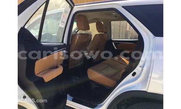 Sayi Imported Toyota Fortuner White Mota in Import - Dubai a Benin Sayi Imported Toyota Fortuner White Mota in Import - Dubai a Benin